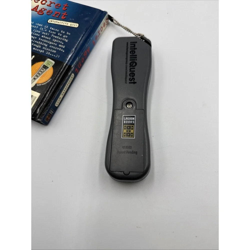 INTELLIQUEST Quizmo Handset Electronic Game Quiz Book Secret Agent VINTAGE RETRO